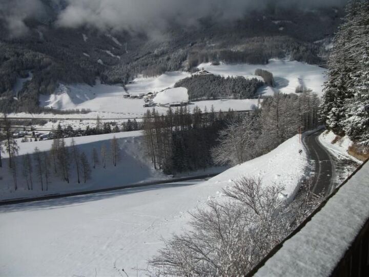 Tranquil 2-Bed Apartment in Innsbruck-Land, Sleeps 5, 1294