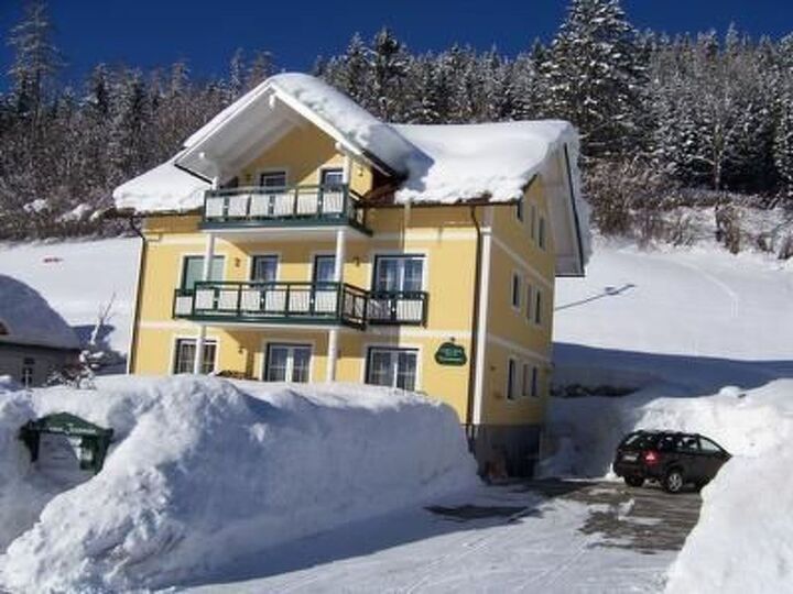 1-Bed Apartment with Mountain View in Liezen, Sleeps 5, 1113, Bad Mitterndorf, Austria