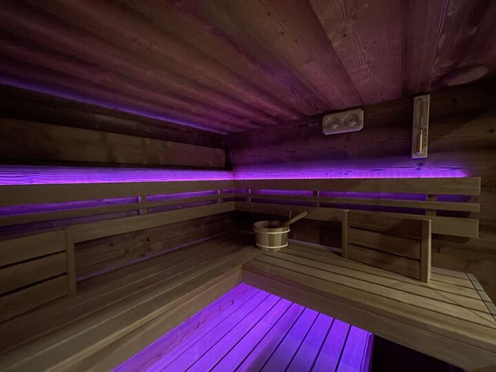 Beautiful 2-Bed Apartment in Bregenz, Sleeps 4, 1029