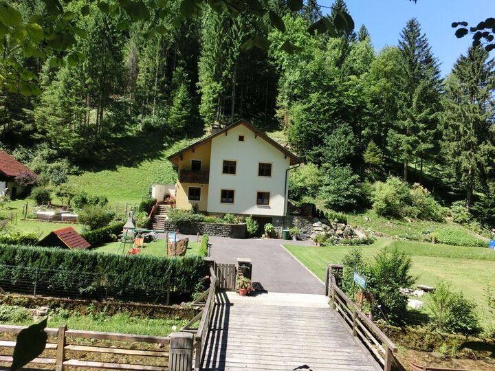 2-Bed Apartment in Bezirk Sankt Polten-Land, Sleeps 4, 1000, Hammerlmühlgegend, Austria