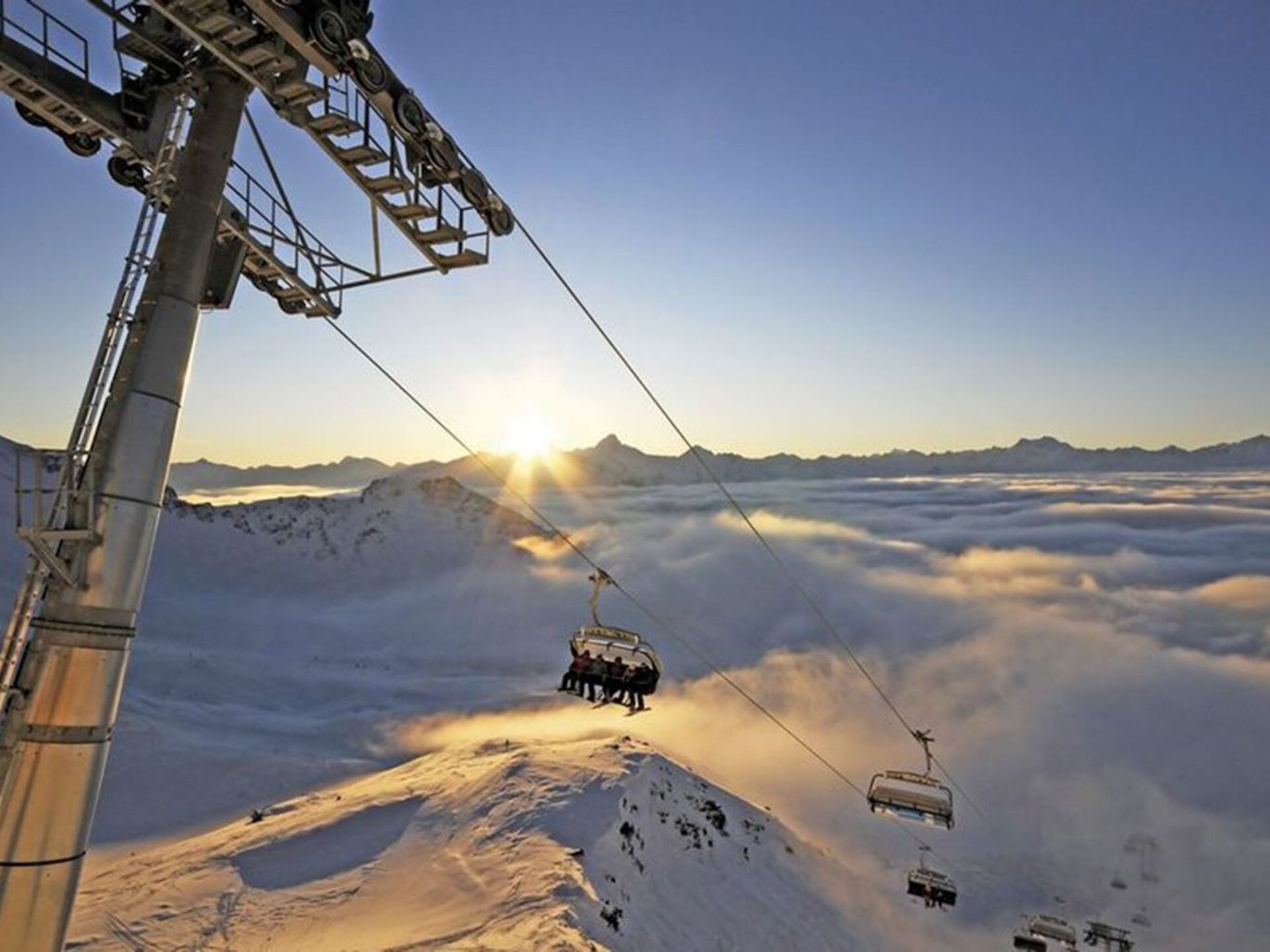 Luxurious 4-Bed Apartment in Lienz, Sleeps 10, 1300