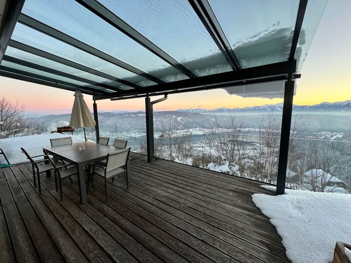 Luxurious 2-Bed Apartment in Feldkirchen, Sleeps 4, 1035