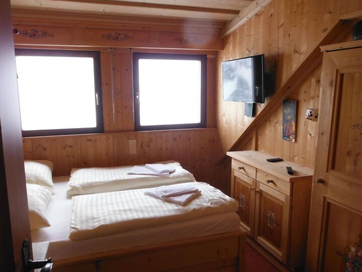4-Bed House in Zell am See, Sleeps 8, 1098