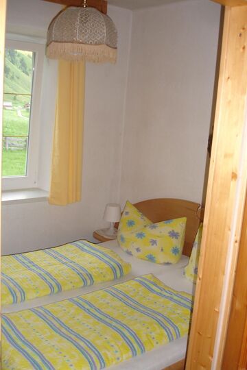Luxurious 2-Bed Apartment in Innsbruck-Land, Sleeps 4, 1308