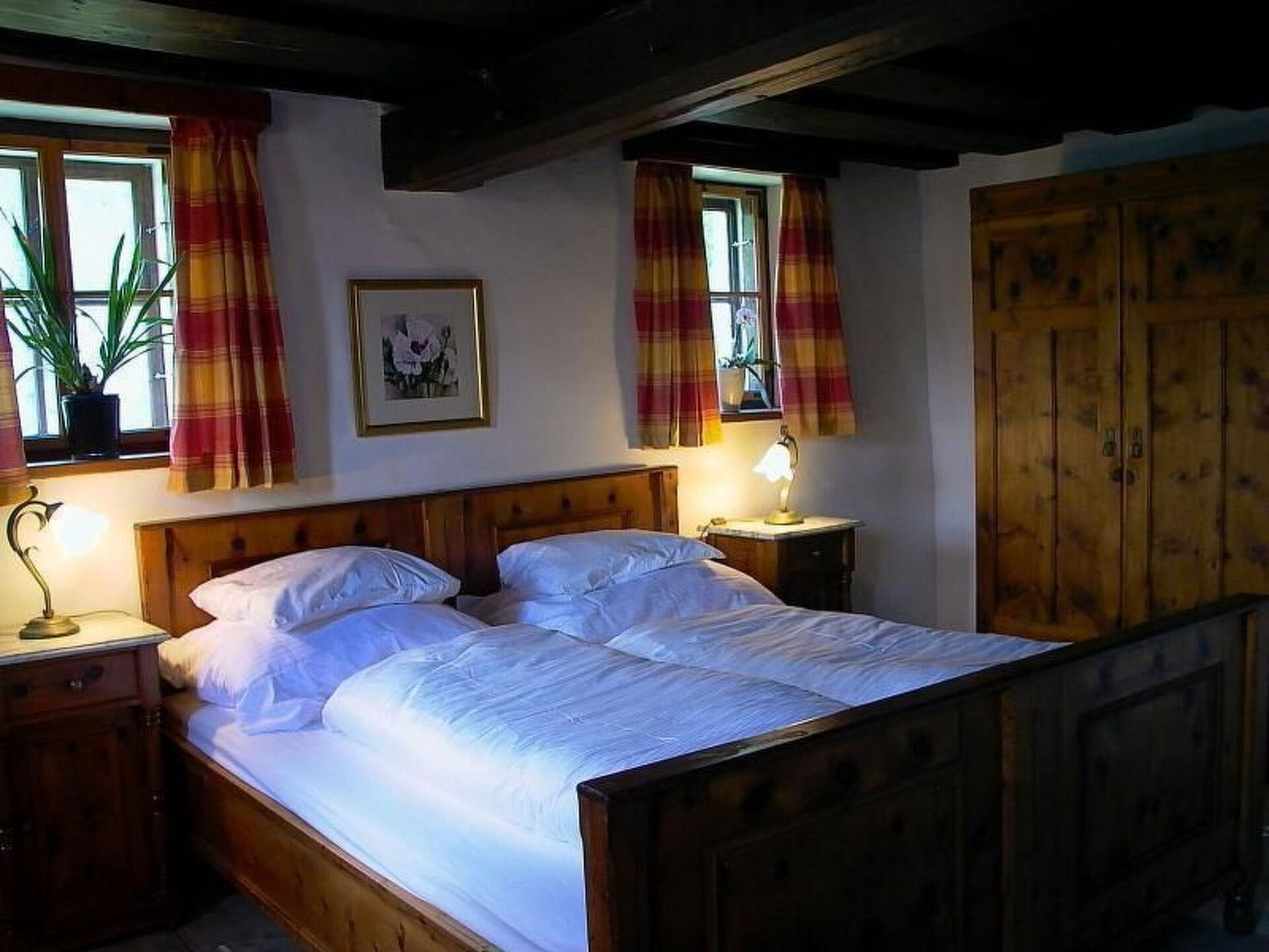 Stylish 4-Bed Apartment in Tamsweg, Sleeps 12, 1103