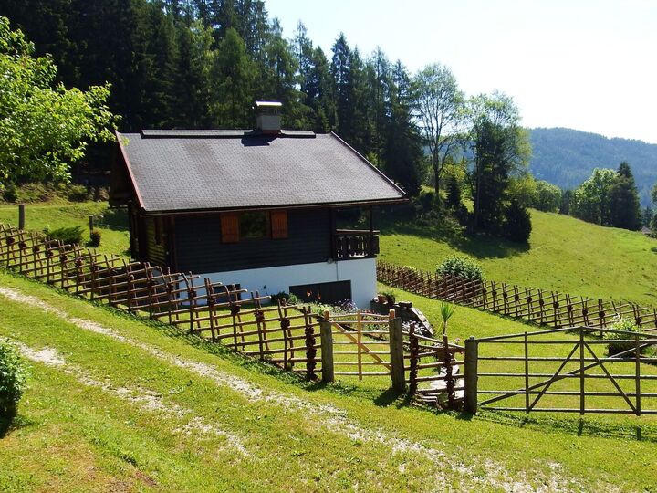 Tranquil 3-Bed House in Wolfsberg, Sleeps 4, 1106