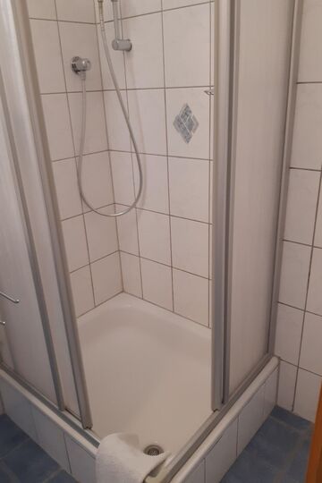 Stunning 1-Bed Apartment in Reutte, Sleeps 2, 1311
