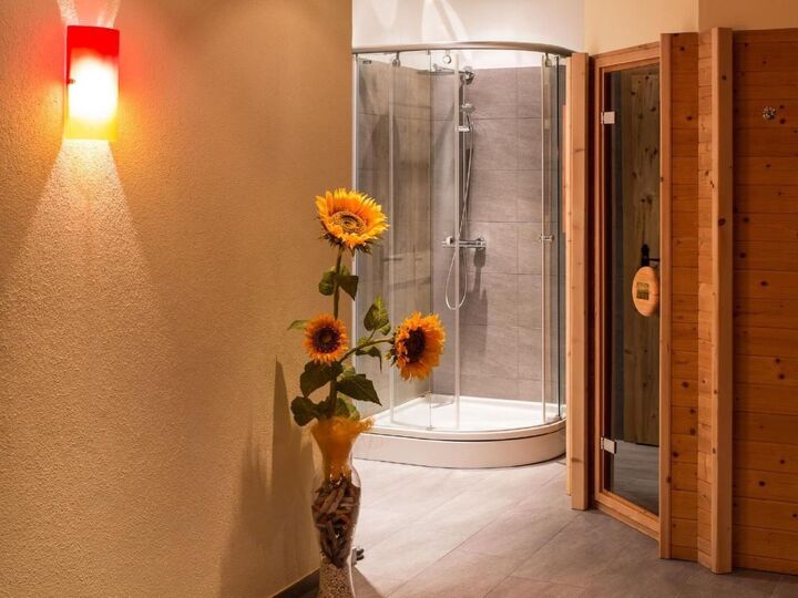 4-Bed House with Mountain View in Schwaz, Sleeps 8, 1325