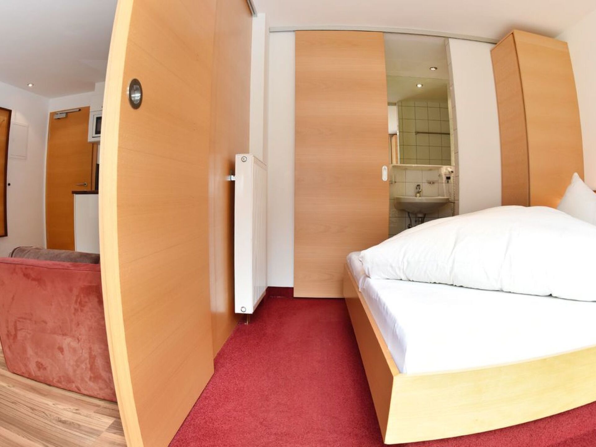 Elegant 1-Bed Apartment in Landeck, Sleeps 3, 1331