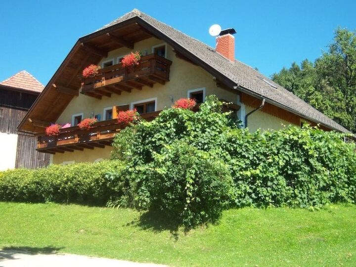 Sumptuous 2-Bed Apartment in Volkermarkt, Sleeps 9, 1089