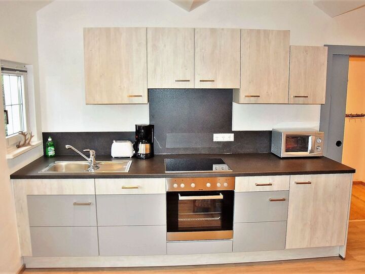 Charming 2-Bed Apartment in Kitzbuhel, Sleeps 6, 1338