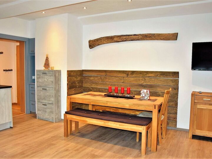 Charming 2-Bed Apartment in Kitzbuhel, Sleeps 6, 1338