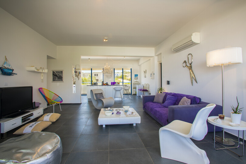 5 Star Aster Seaside Suite – Stylish Retreat in Cape Greco