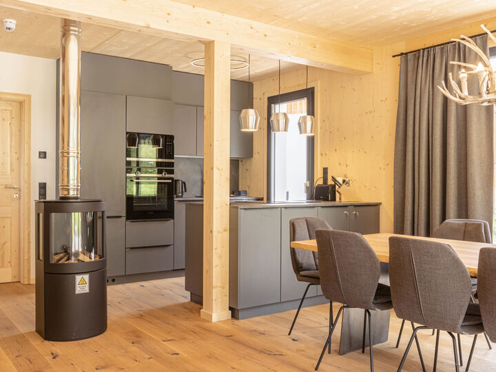 Stylish 4-Bed House in Reutte, Sleeps 10, 1366, Biberwier, Austria