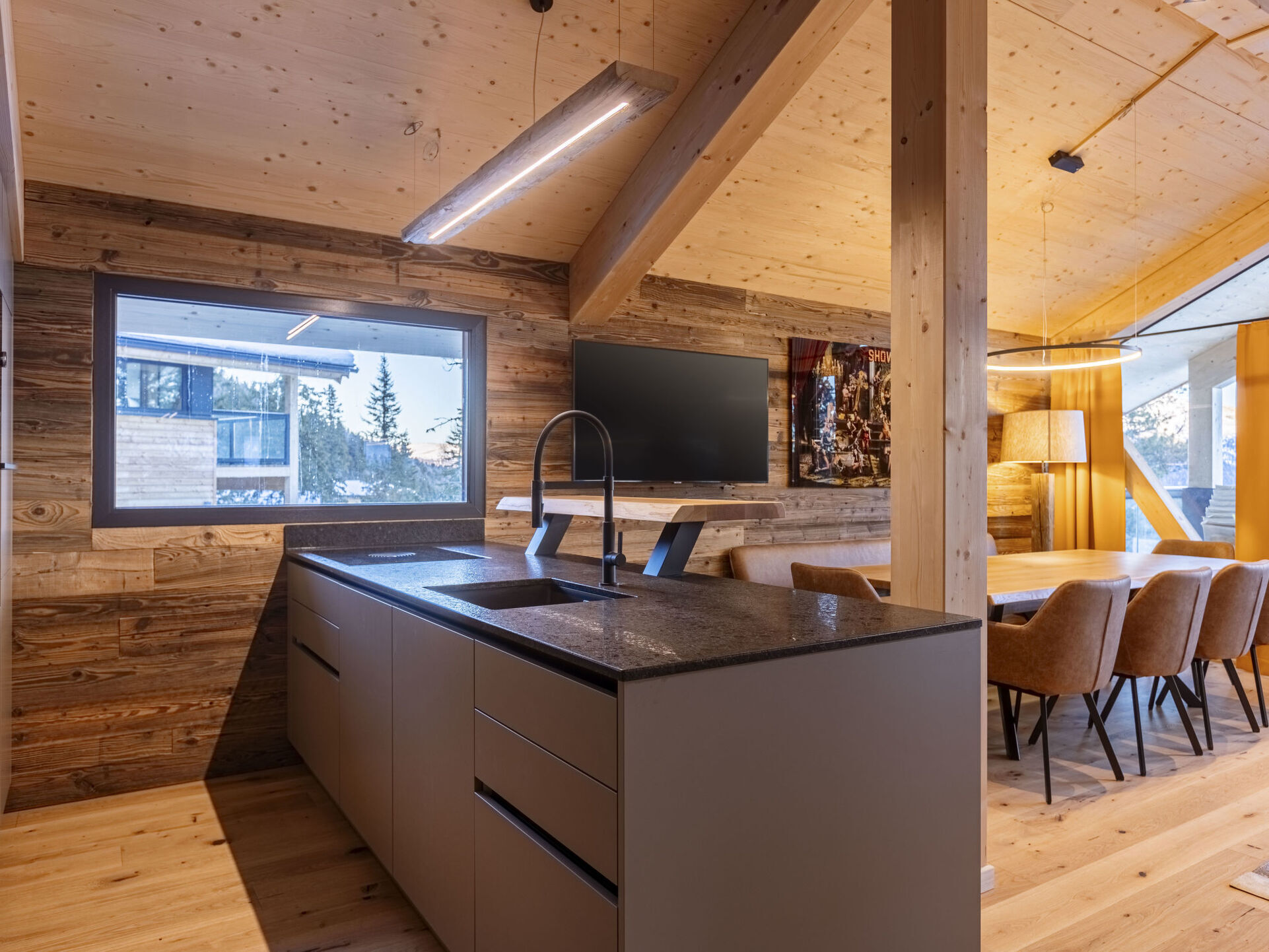 Kitchen / Dining Room