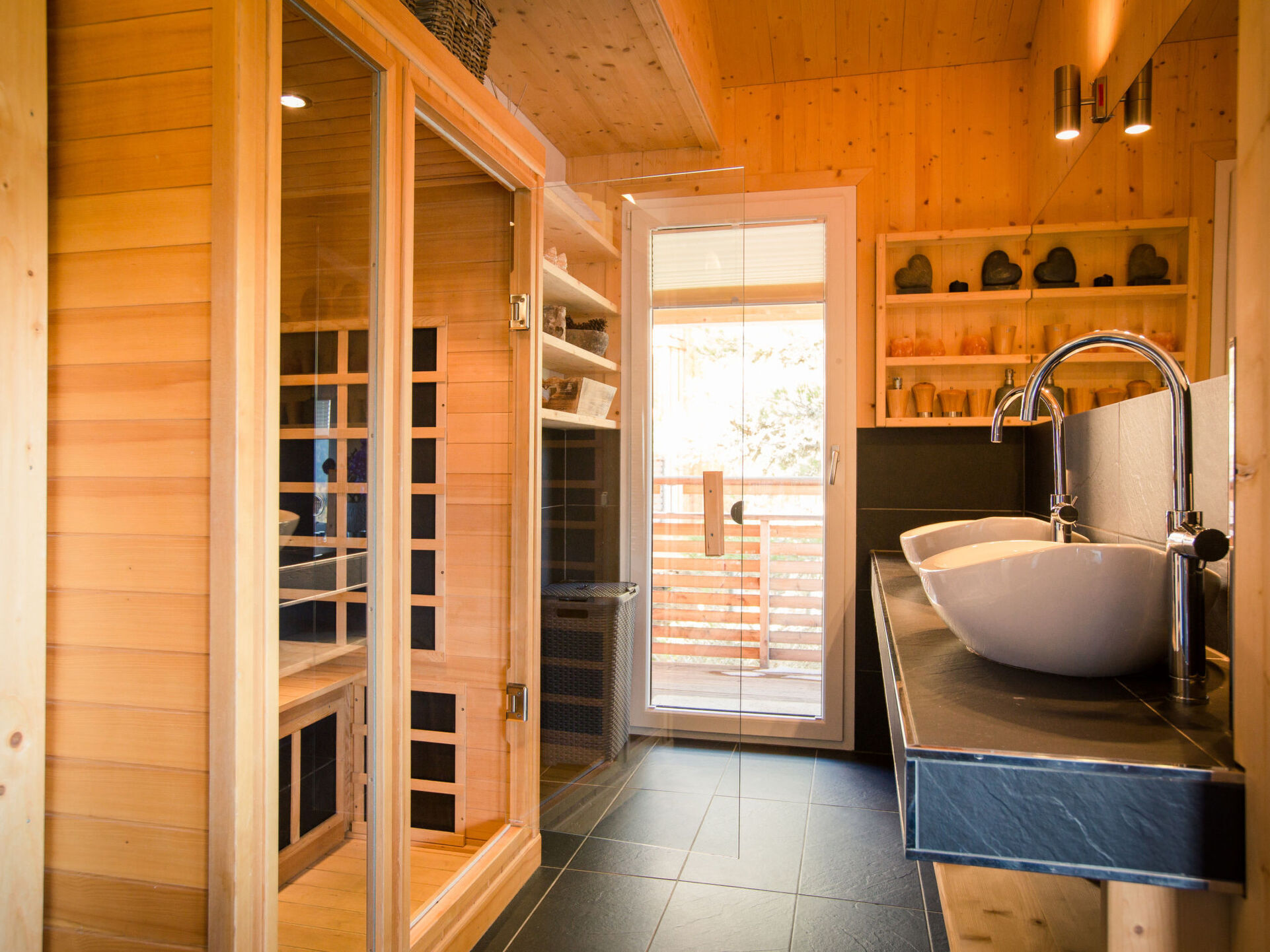 Bathroom / Wellness