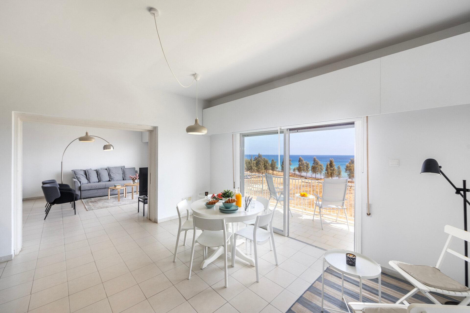5 Star H2O Beachfront Suite – Elegant Coastal Living by the Sea