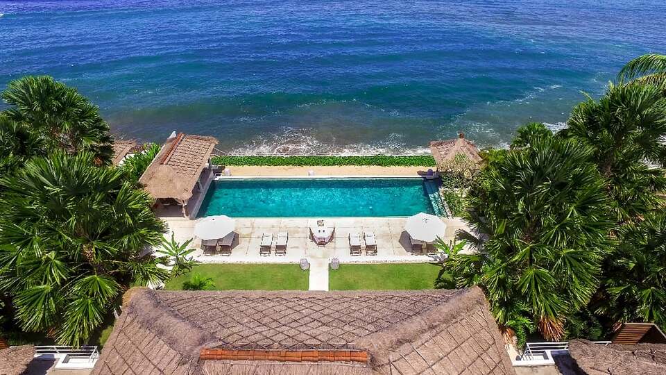 5 Star Villa Lucia – Elegant Oceanfront Living