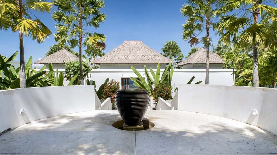 5 Star Villa Lucia – Elegant Oceanfront Living