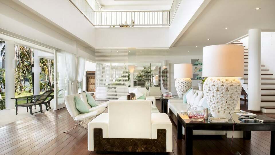 5 Star Villa Stella – Elegant Beachfront Serenity