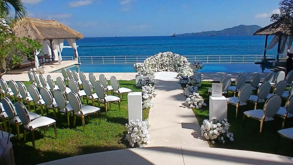 5 Star Villa Lulla – A Luxurious Beachfront Escape in Bali