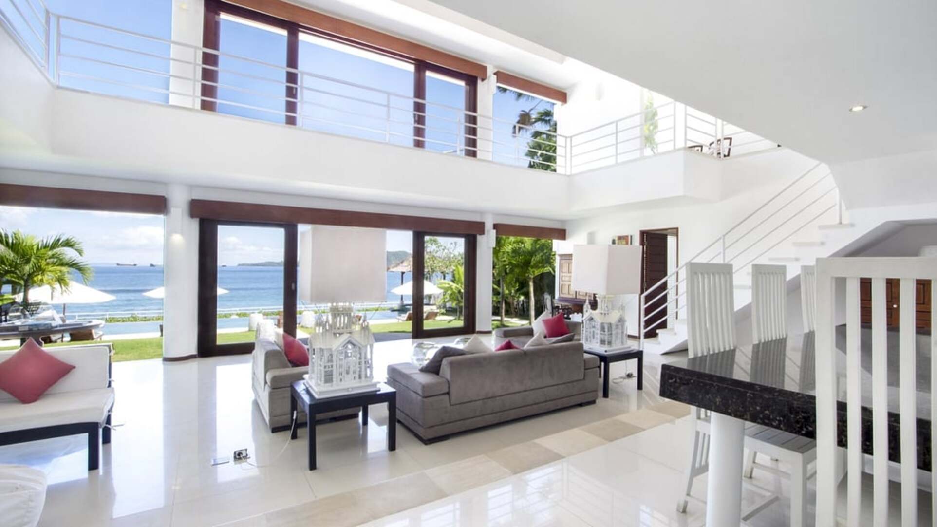 5 Star Villa Lulla – A Luxurious Beachfront Escape in Bali