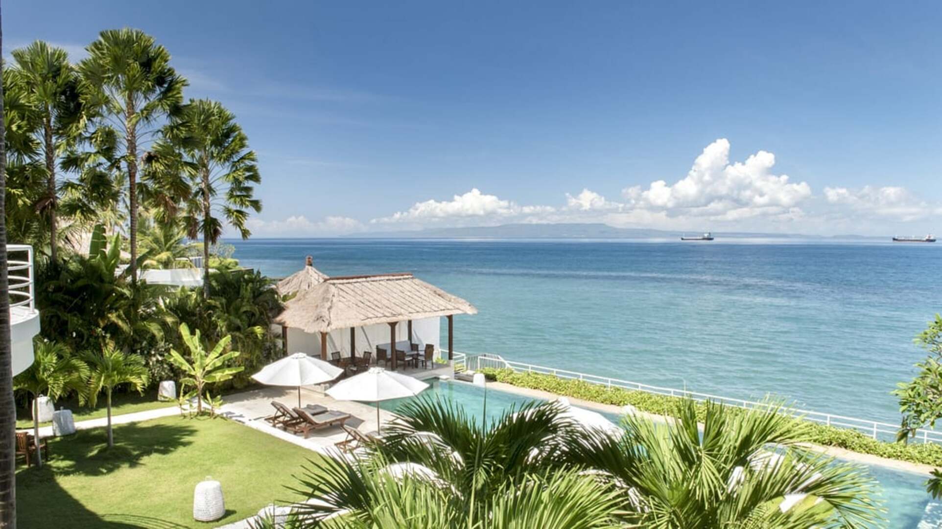 5 Star Villa Lulla – A Luxurious Beachfront Escape in Bali