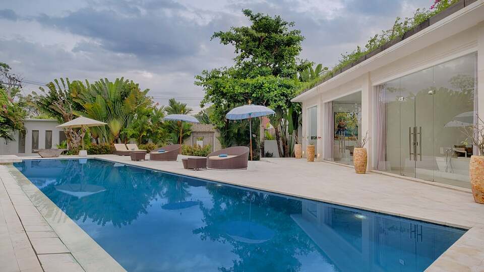 5 Star Villa Putih 1 – An Elegant Pererenan Hideaway