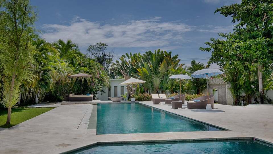 5 Star Villa Putih 1 – An Elegant Pererenan Hideaway
