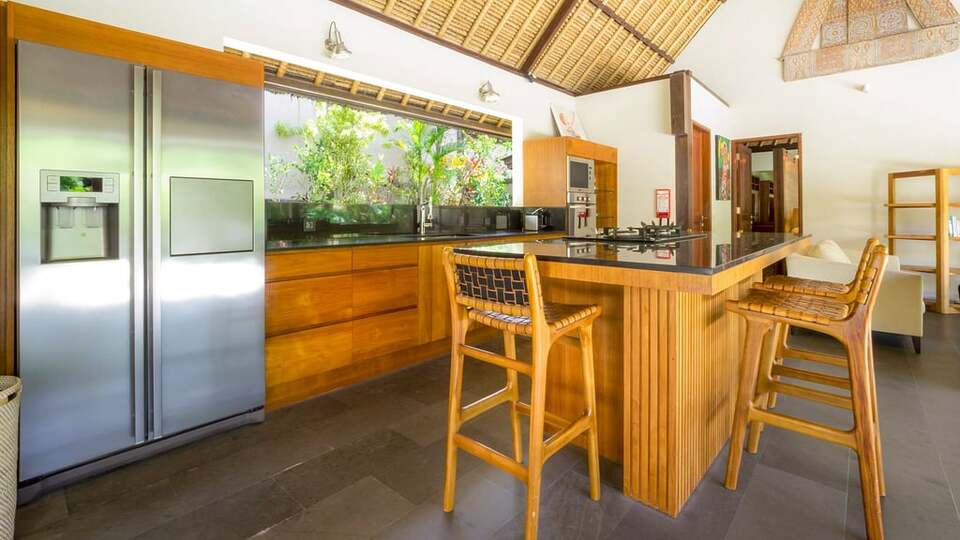 5 Star Akilea Estate – Tropical Grandeur Retreat