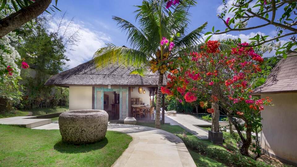 5 Star Akilea Estate – Tropical Grandeur Retreat