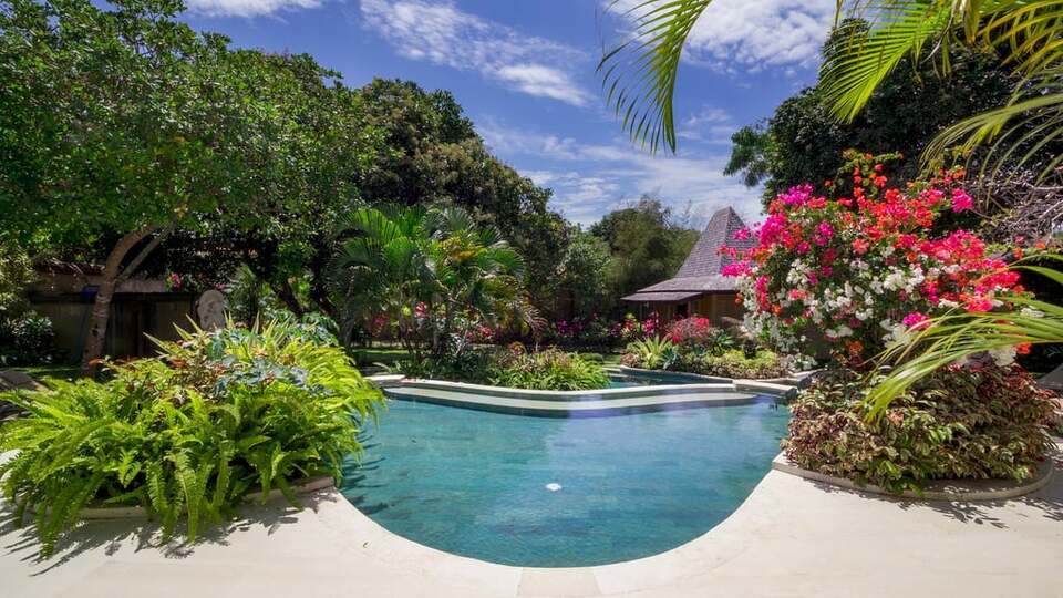 5 Star Akilea Estate – Tropical Grandeur Retreat