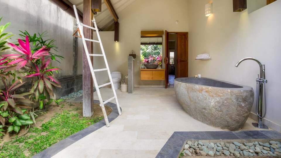 5 Star Akilea Estate – Tropical Grandeur Retreat