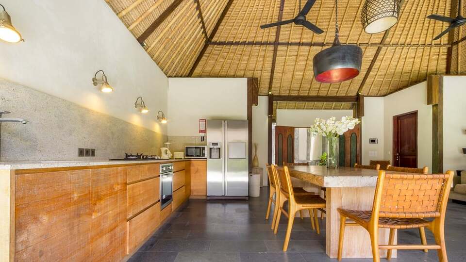 5 Star Akilea Estate – Tropical Grandeur Retreat