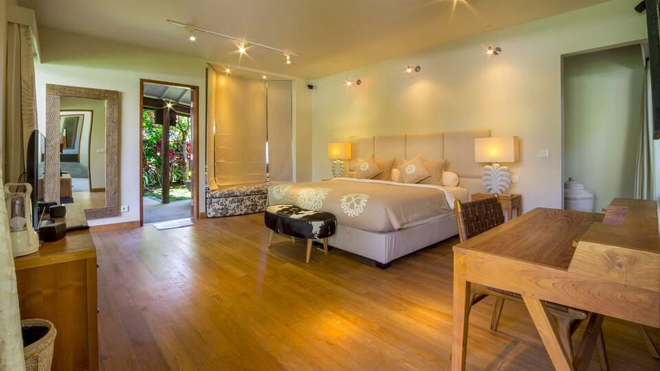 5 Star Akilea Estate – Tropical Grandeur Retreat