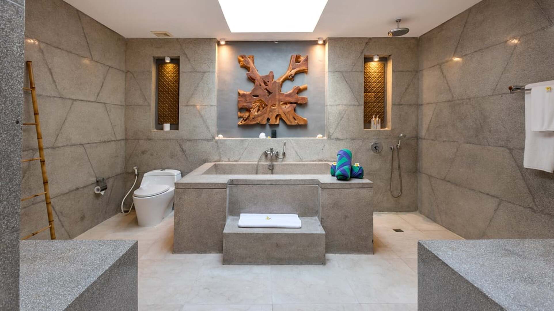 5 Star The Chand’s Three – Oceanfront Balinese Escape