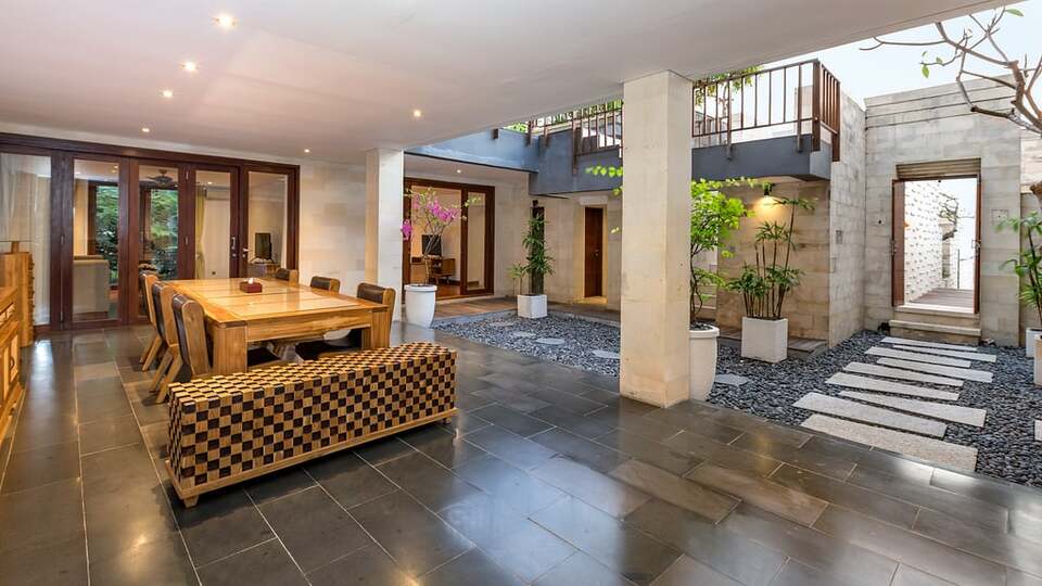 5 Star The Chand’s Three – Oceanfront Balinese Escape