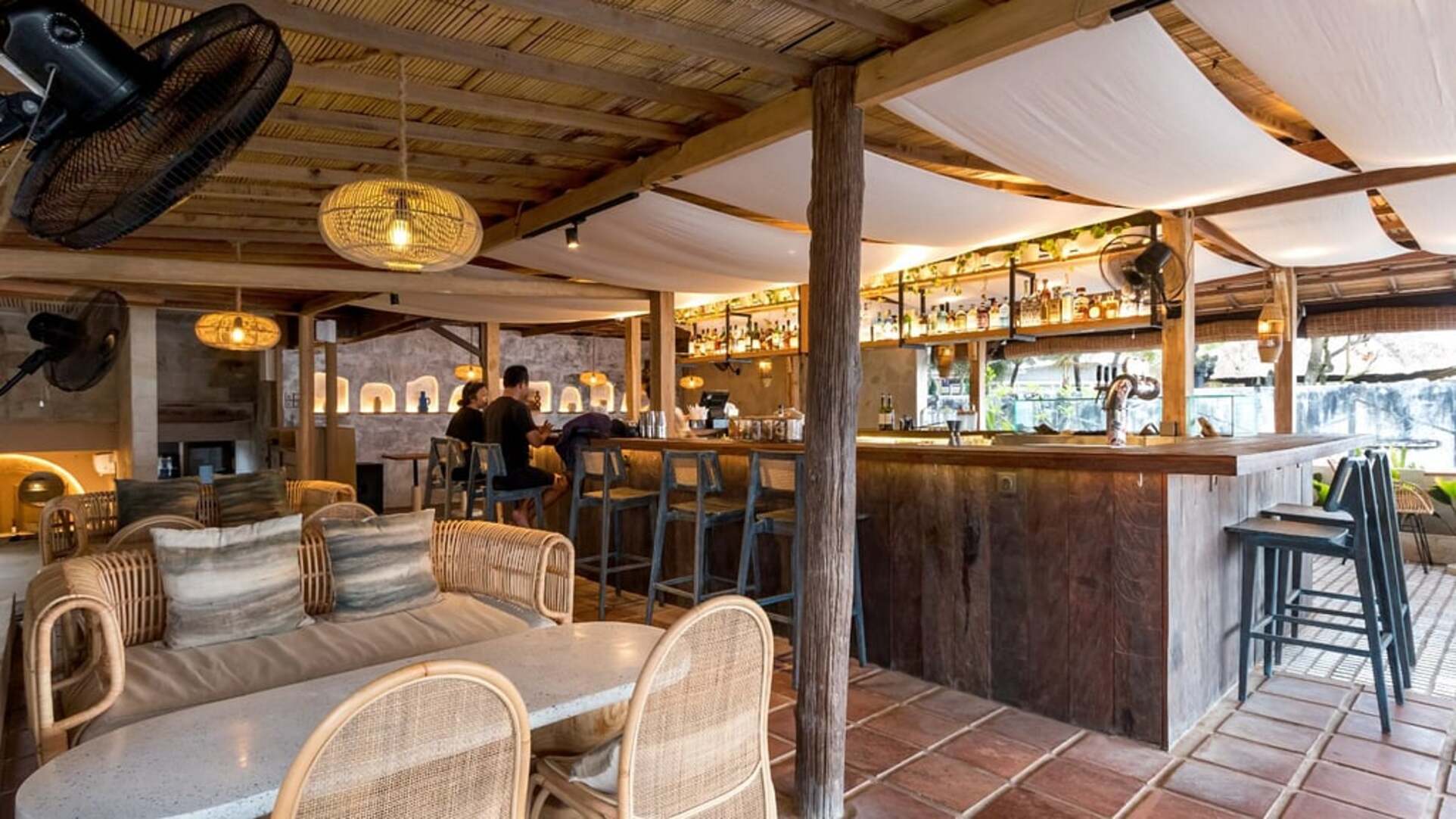 5 Star The Chand’s Two – Beachfront Serenity Escape