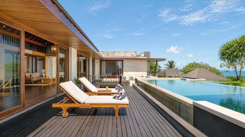 5 Star The Chand’s Three – Elevated Beachfront Escape