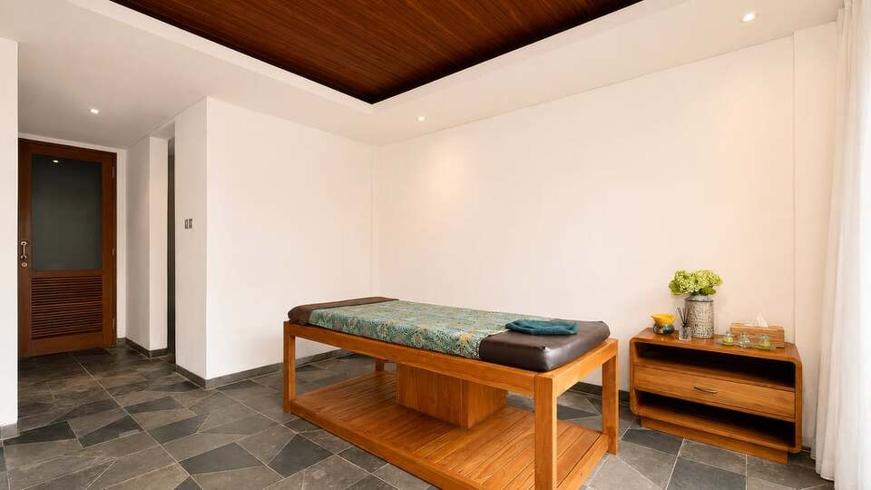 5 Star The Chand’s Three – Elevated Beachfront Escape