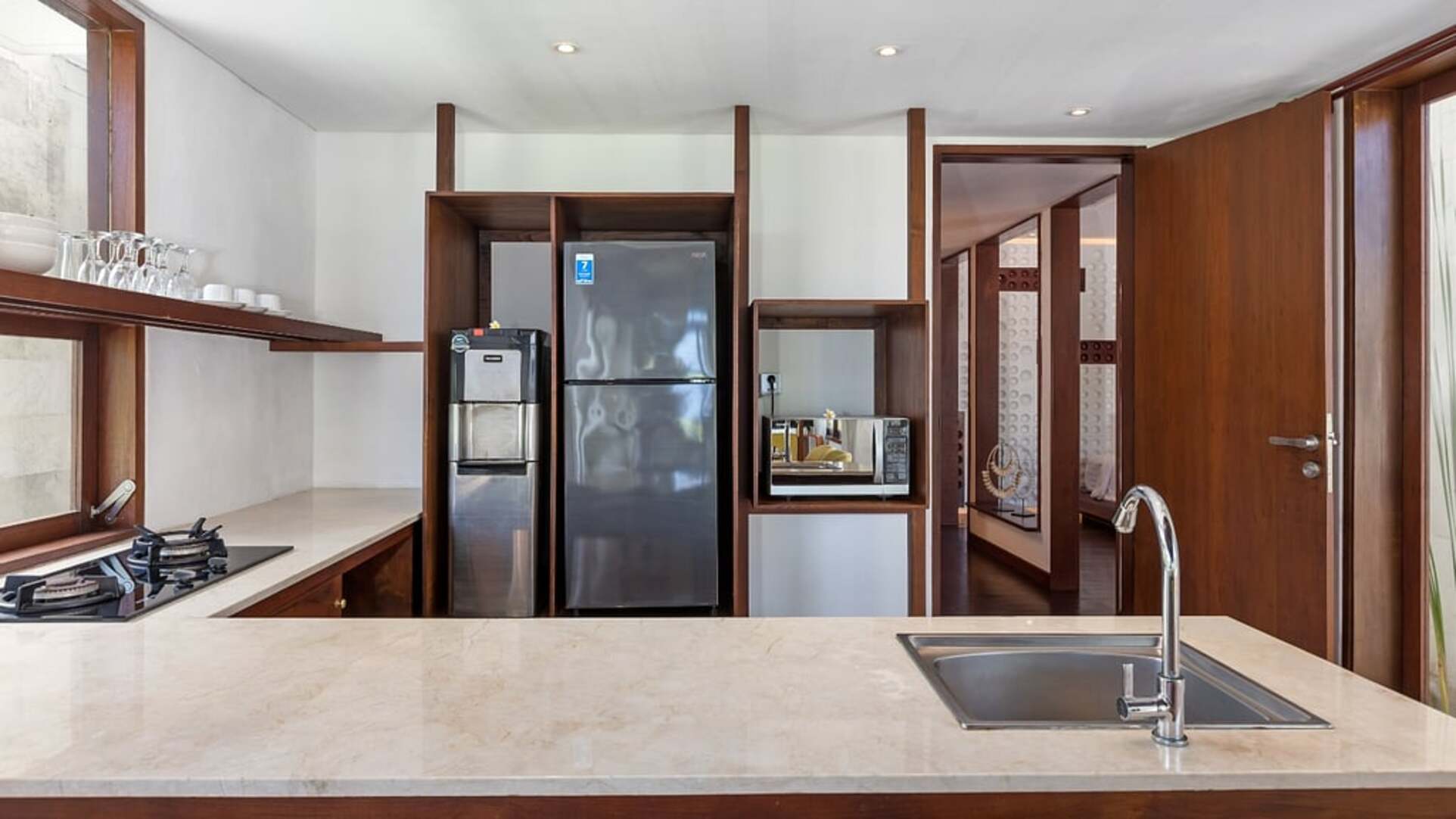 5 Star The Chand’s Two – Tropical Beachfront Haven