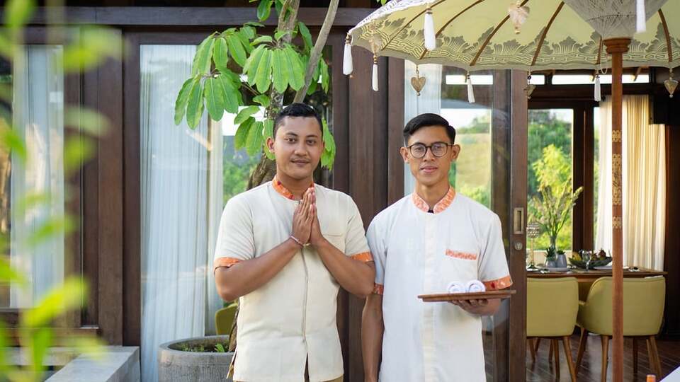 5 Star The Chand’s Two – Tropical Beachfront Haven