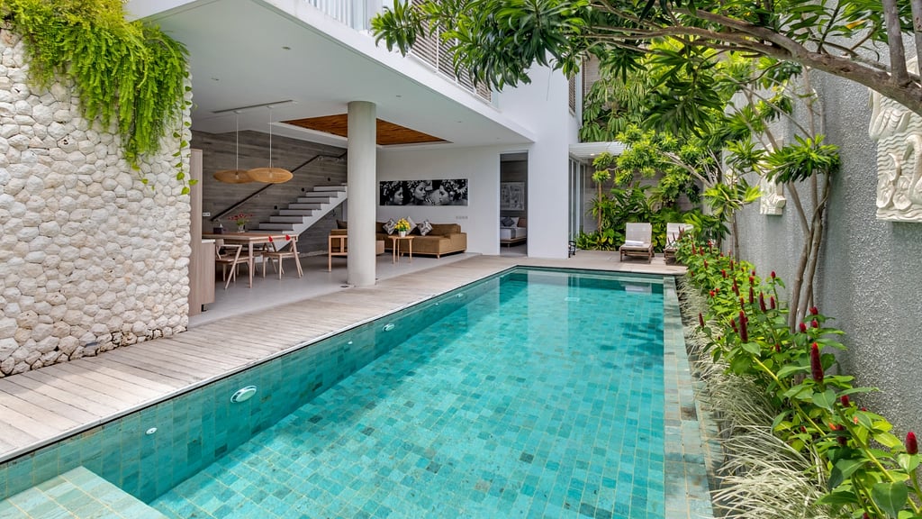 5 Star Swan Villa 1 – Tropical Seminyak Escape