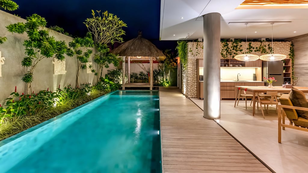 5 Star Swan Villa 2 – Petitenget Garden Retreat