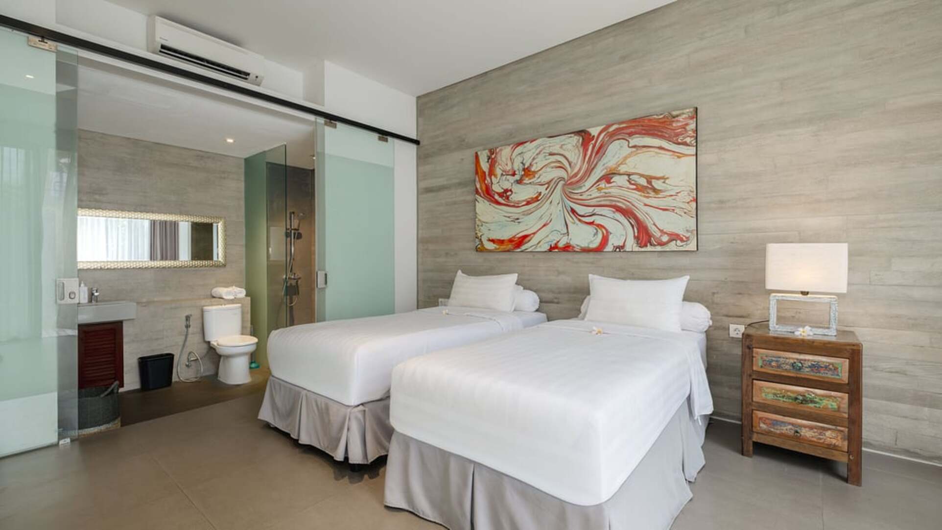 5 Star Swan Villa R – Boho Garden Escape