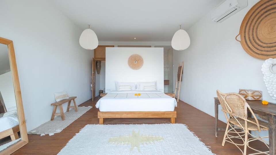 5 Star Villa Madissa – Modern Berawa Hideaway