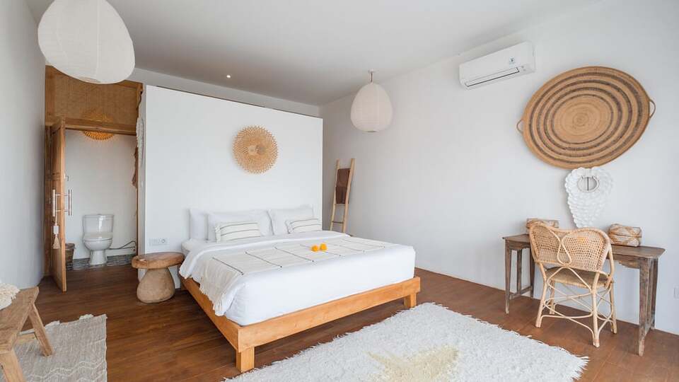 5 Star Villa Madissa – Modern Berawa Hideaway