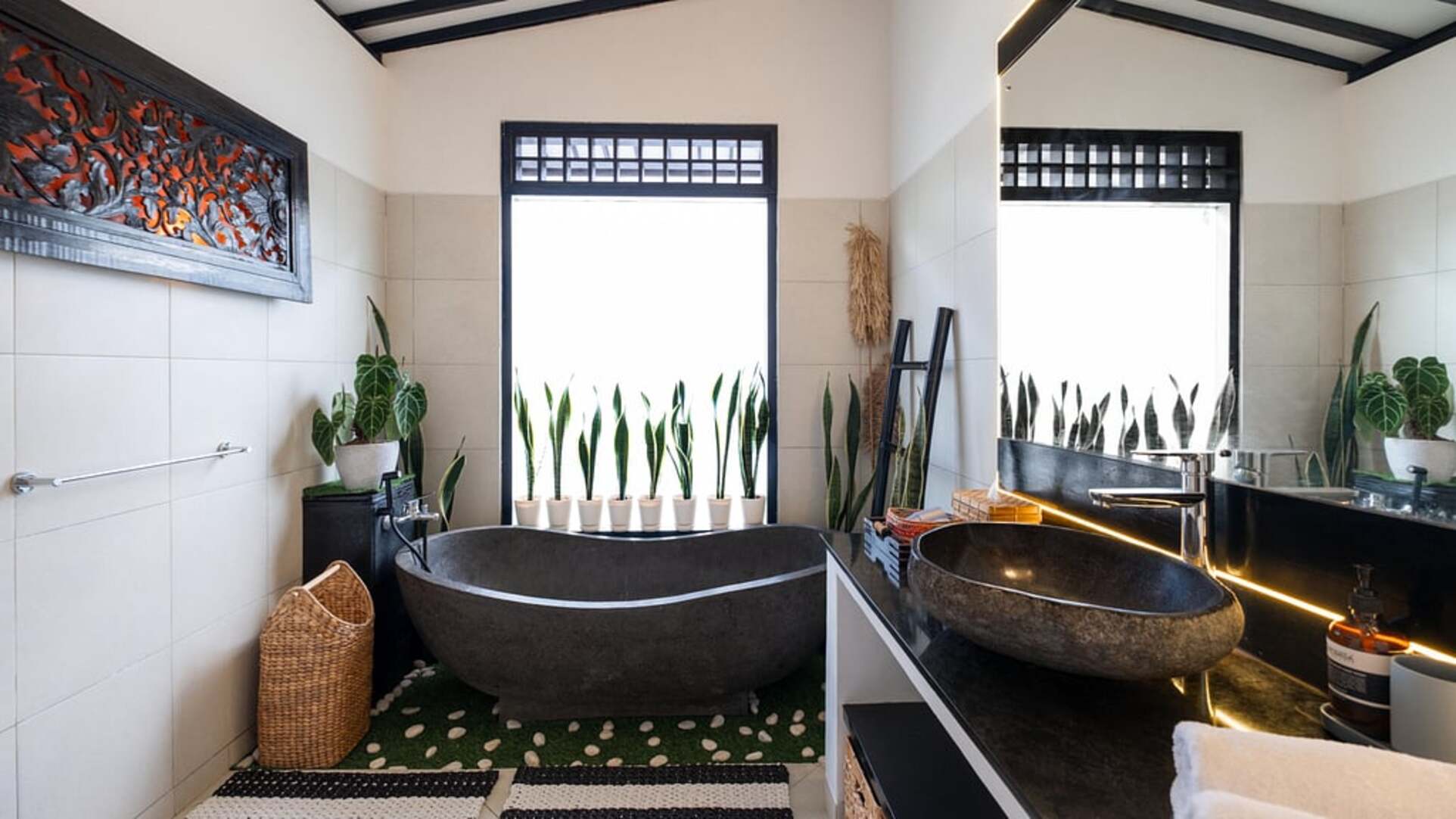 5 Star Villa Lepak by the River – Riverside Ubud Retreat