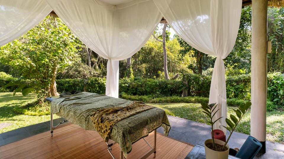 5 Star Villa Lepak by the River – Riverside Ubud Retreat