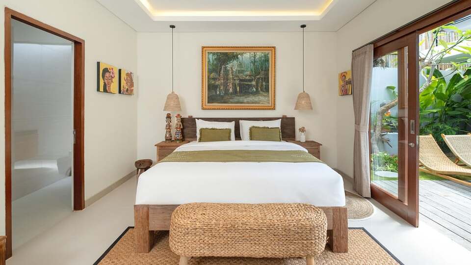 5 Star Villa Lange 2 – Serene Seminyak Escape